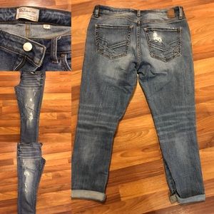 Buckle Cropped Jeans